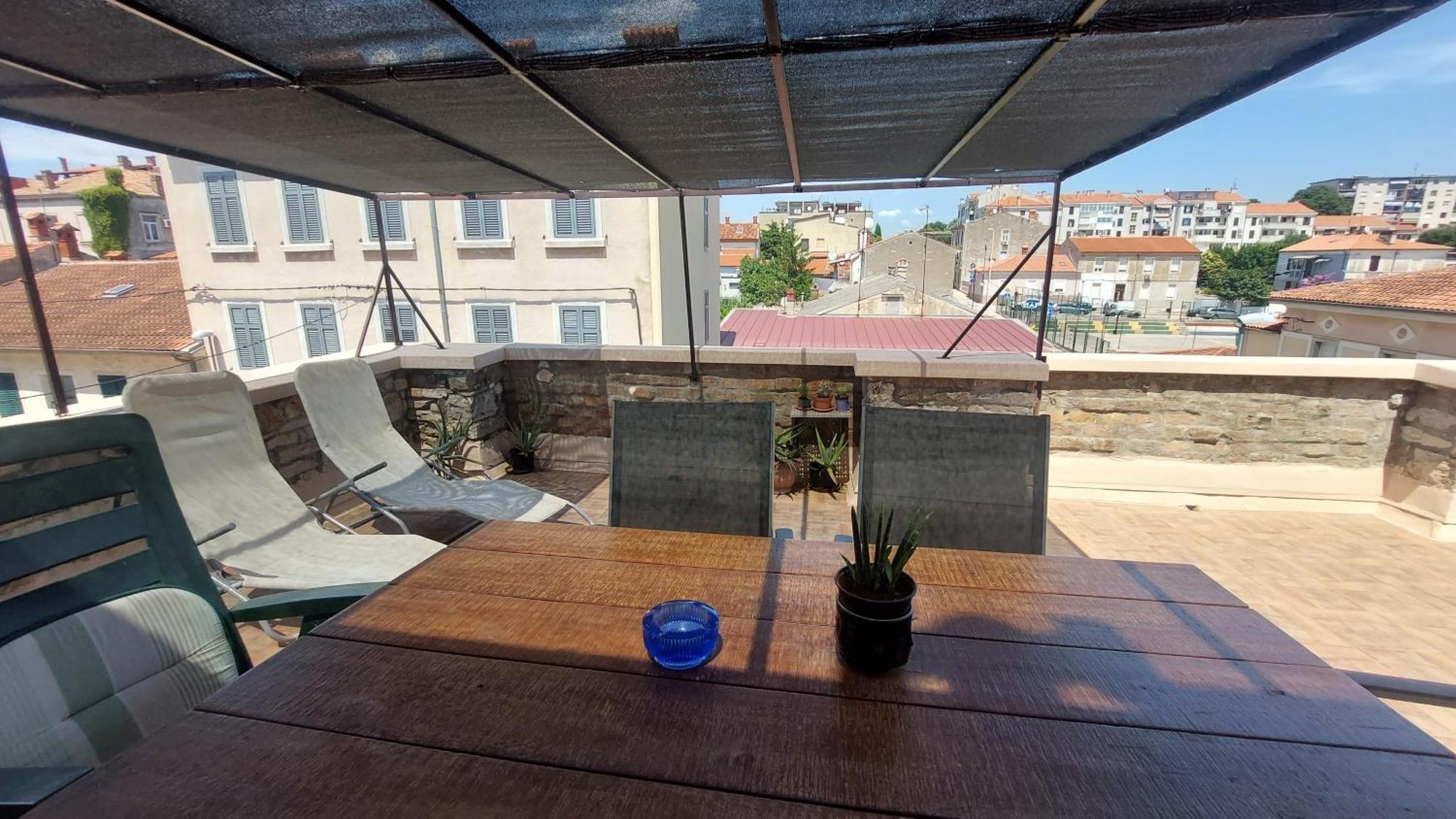 Apartment In Centre With Huge Terace Pula Buitenkant foto